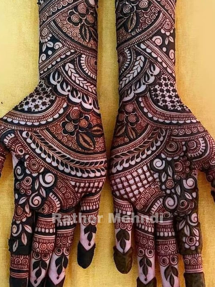 Meet The Coolest [12 Best] Bridal Mehandi Artists Of India |